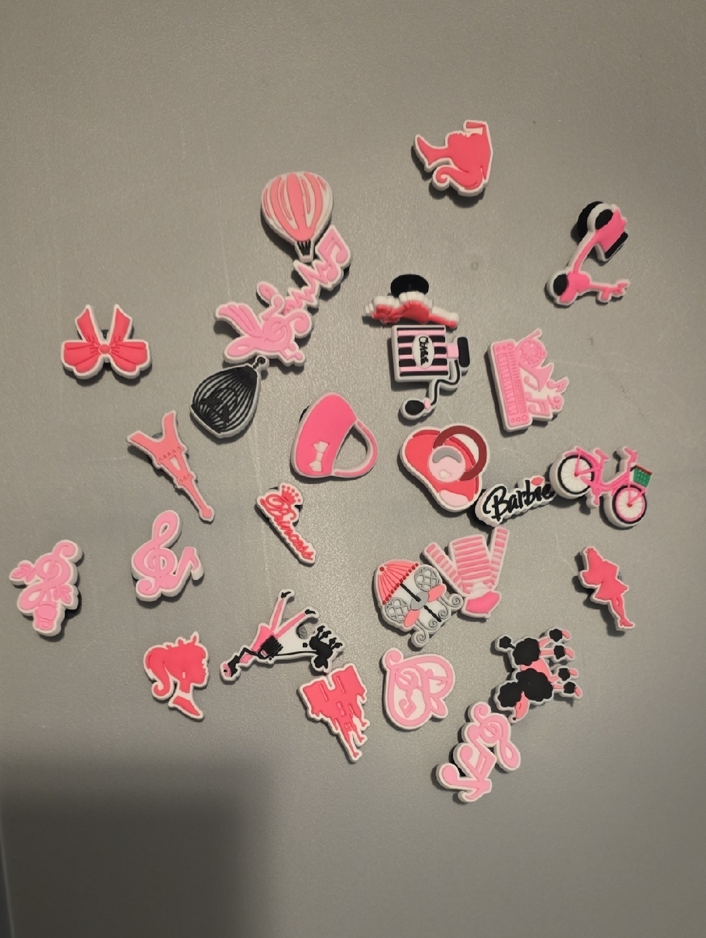 Barbie Pink & Black Charm Set - Assorted Fashion Icons